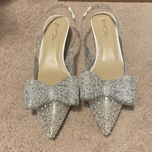 Brand new Betsey Johnson Lilla Pump